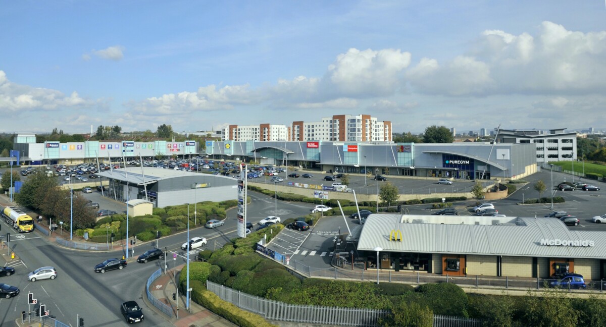 M7 Acquires West One Retail Park from Frogmore