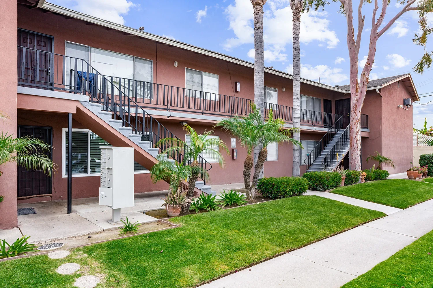 CBRE Arranges Sale of Garden Grove Apartment Communities